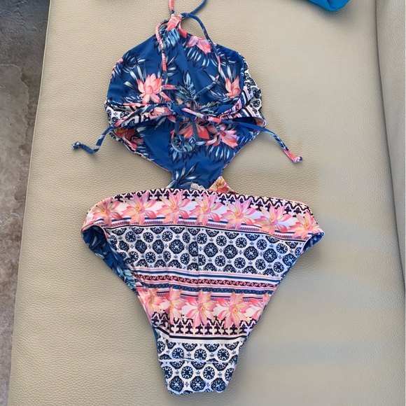 Bikini village swimsuit women’s XS reversible by Tropik - Picture 3 of 4